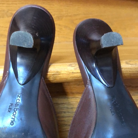 Liz Claiborne brown leather mules, Size 8, narrow - Picture 8 of 8
